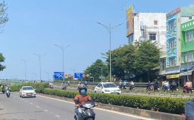 MẶT TIỀN TÔN ĐỨC THẮNG SÁT BẾN XE TRUNG TÂM. DT : 100m2