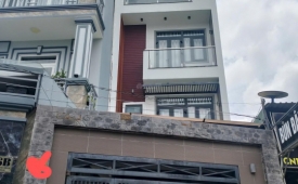 NHÀ 3 TẦNG HẺM XE HƠI LÊ VĂN THỊNH GIÁ RẺ