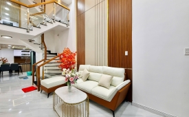 NHÀ ĐẸP QUÁ! 3PN, NỘI THẤT ĐẸP, KHU VỰC SẦM UẤT, RA SÂN BAY GẦN XỊCH