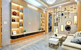 CƠ HỘI HIẾM CÓ! NHÀ PHỐ 3 TẦNG QUẬN 7 - VỊ TRÍ VÀNG SÁT PHÚ MỸ HƯNG
