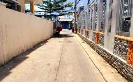 Gò Vấp, 1 căn ra mặt tiền, ngay ĐH Công Nghiệp.