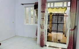 Nhà rộng đẹp 4.5x16, máy lạnh và nhiều nội thất, gần cao Đẳng Điện Lực