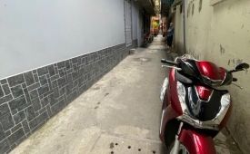 BÁN NHÀ PHỐ THÁI THỊNH LÔ GÓC 3 THOÁNG - CÁCH MẶT PHỐ 30M