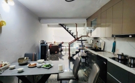 Bán nhà mặt phố quận Thanh Xuân, 50m2, 5 tầng, giá 15.5 tỷ.