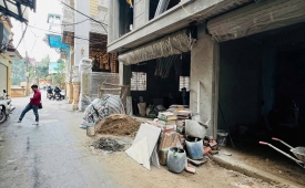 Bán nhà Hoàng Quốc VIệt - view hồ - ô tô vào nhà