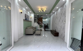CHỈ 5.9 TỶ - NHÀ 3 TẦNG ÂU DƯƠNG LÂN - CÁCH QUẬN 1 CHỈ 1KM - FULL NỘI THẤT.