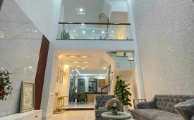 Nhà đẹp nét căng Hồng Tiến, 49,6m2 x 4 tầng, giá 8,4 tỷ.
