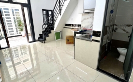 bán nhà đường trương thị hoa quận 12 giá 2.3 tỷ tl 2pn , 2 wc hẻm xe hơi
