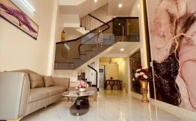 NHÀ ĐẸP HUỲNH THỊ ĐỒNG,5 TẦNG , HẺM XE HƠI ,FULL NỘI THẤT CAO CẤP